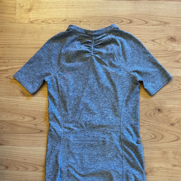 Athleta Pacifica Rash Guard XS - Picture 3 of 3